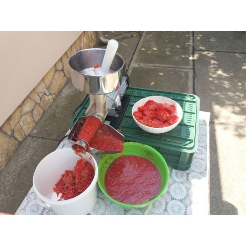 TRE SPADE SpremiTo Elektrische Tomatenpresse INOX